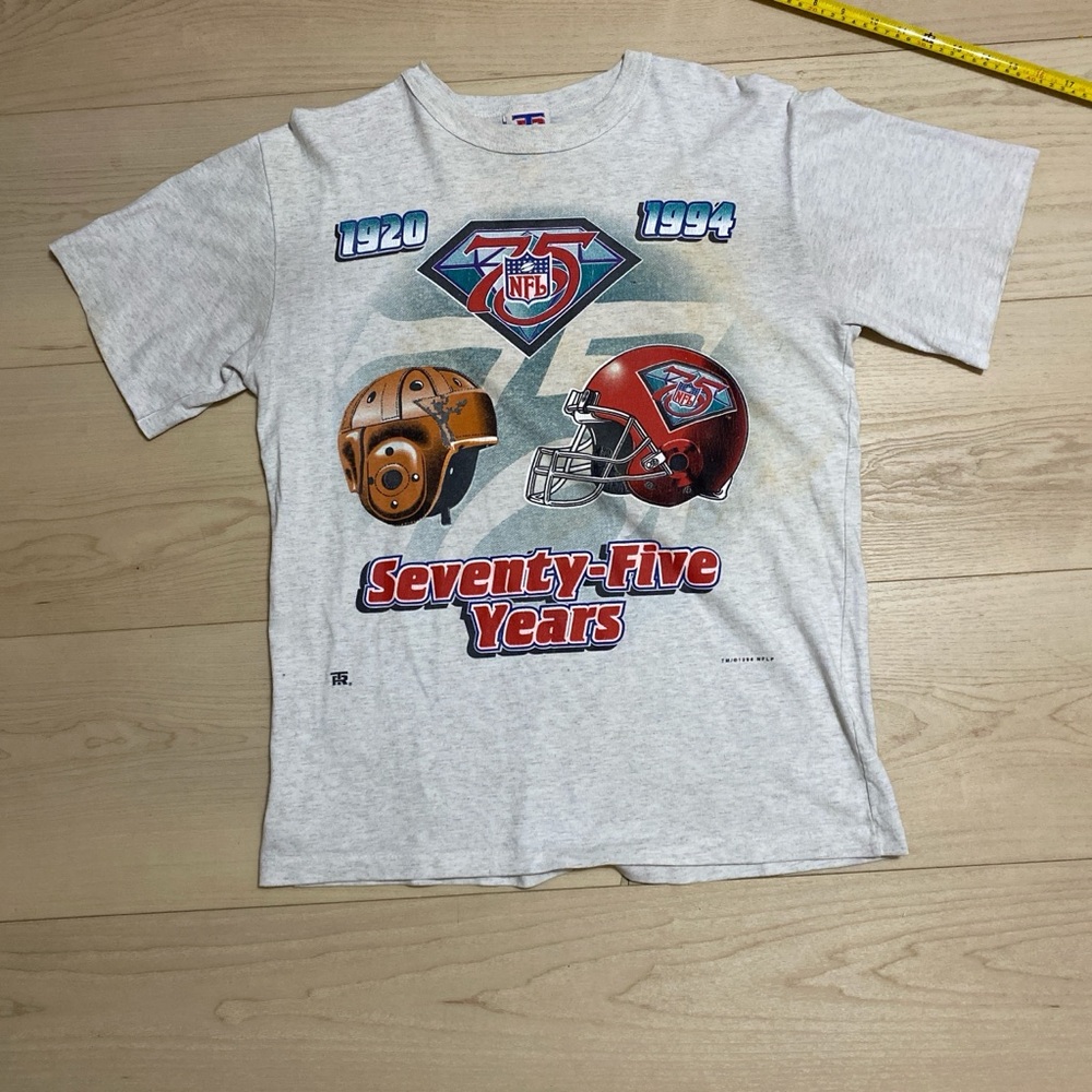 90s NFL graphic tee